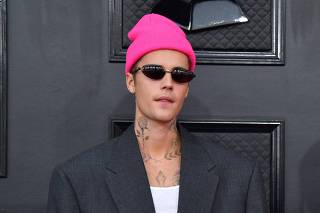 Justin Bieber announces birth of baby boy